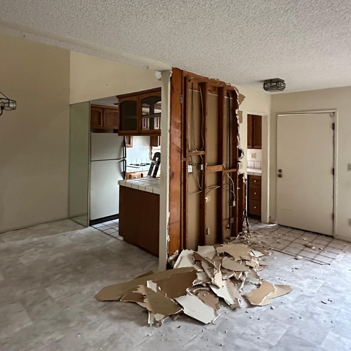 Minimalist Flow & Open Concept